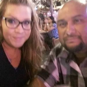 Meet your Posher, Tomas courtney alexis